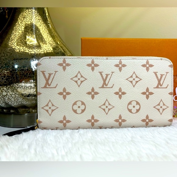 Louis Vuitton Handbags - Louis Vuitton Dune Monogram Zippy Wallet NIB